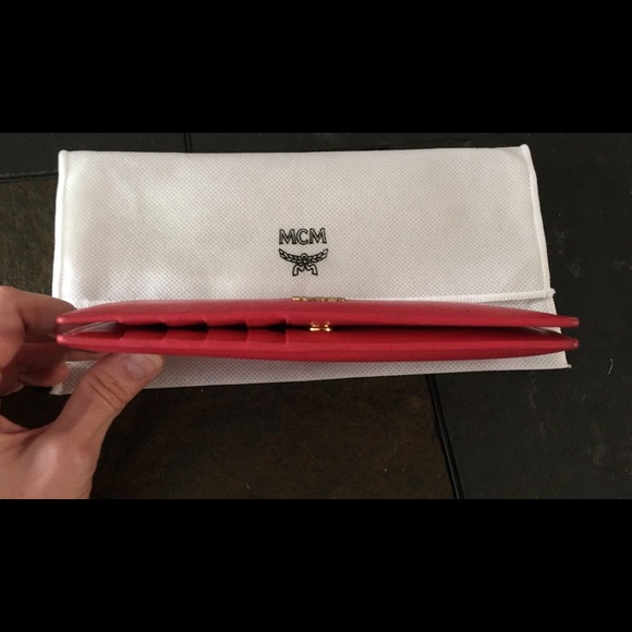 SOLD Vintage MCM Long Wallet - Picture 11 of 16